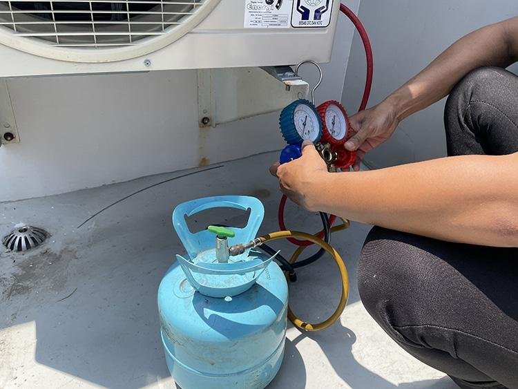 Gas Refilling 32 gas 22gas 410 gas